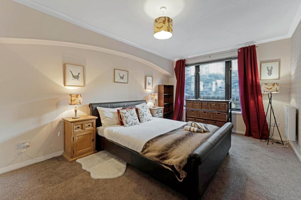 Elegant & Unique Getaway - Spacious 3 Bedroom, 2 Bathroom City Centre Apartment - Free Allocated Parking. Edimburgo Exterior foto