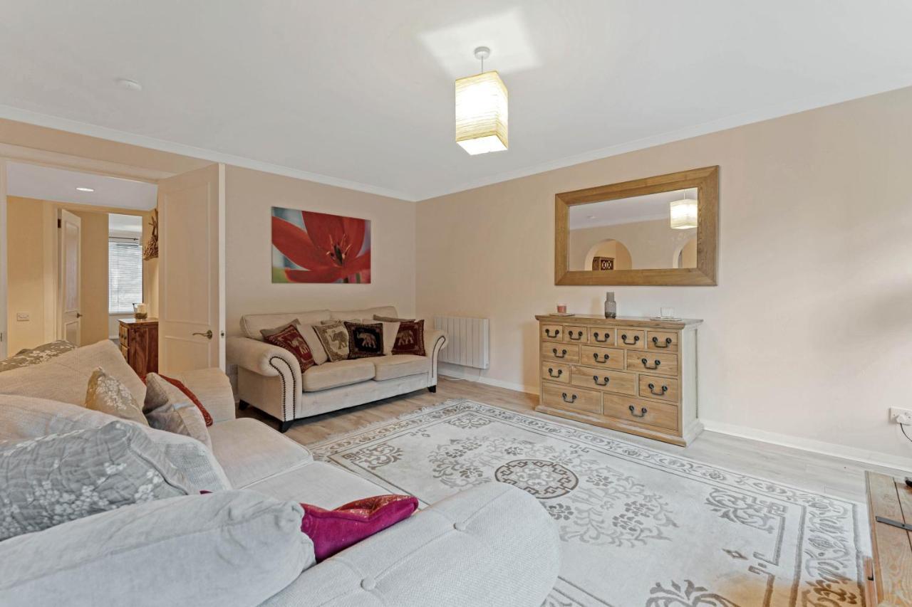 Elegant & Unique Getaway - Spacious 3 Bedroom, 2 Bathroom City Centre Apartment - Free Allocated Parking. Edimburgo Exterior foto