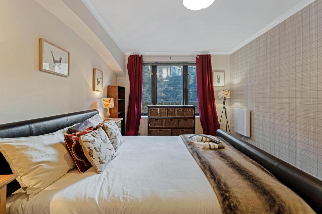 Elegant & Unique Getaway - Spacious 3 Bedroom, 2 Bathroom City Centre Apartment - Free Allocated Parking. Edimburgo Exterior foto